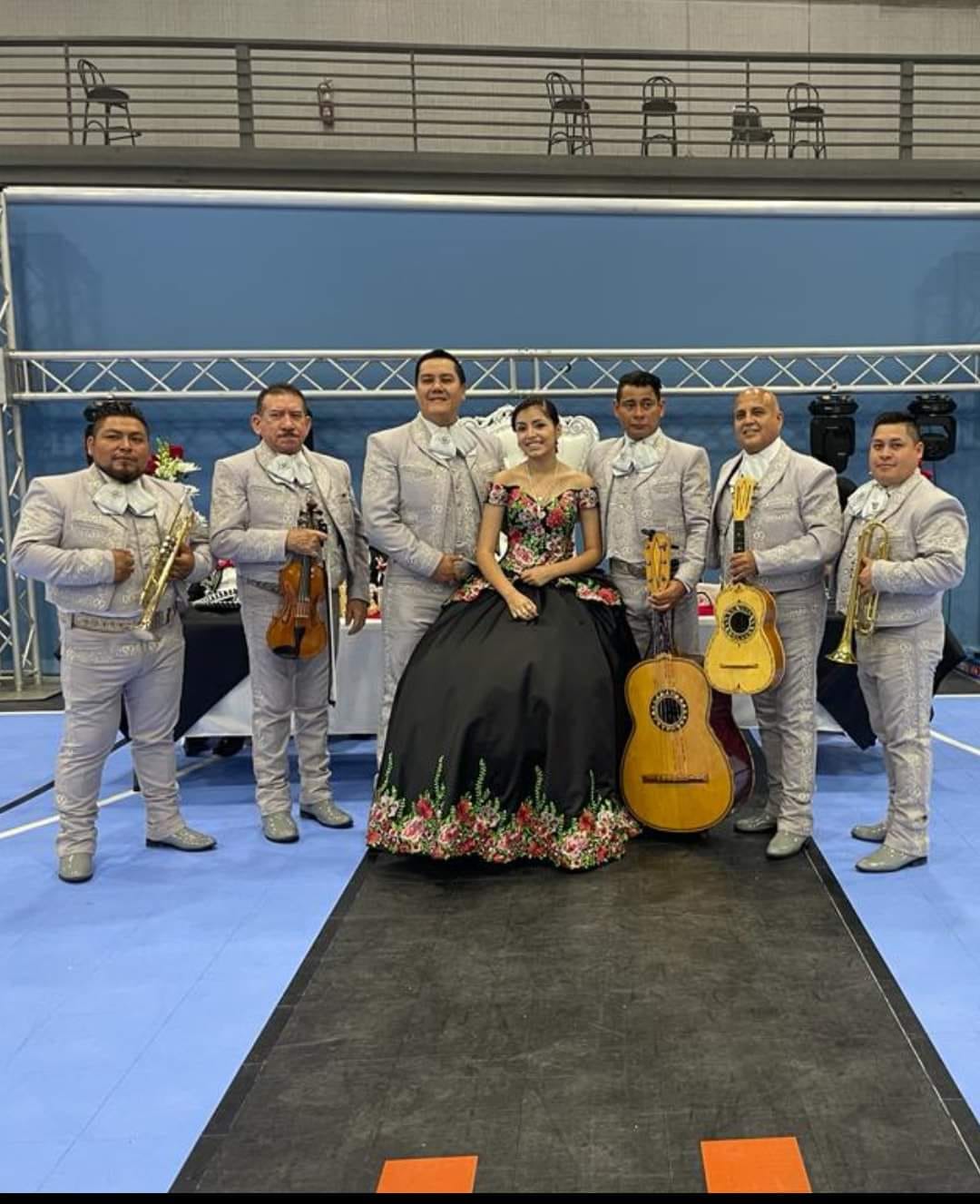 Mariachi Garibaldi en fiesta de XV años